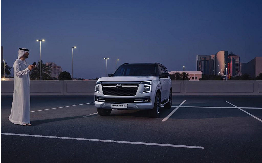 Nissan patrol onwer using connect app to control car remotely