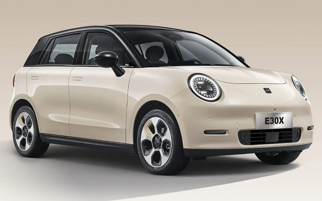 All-electric JAC E30X in beige colour