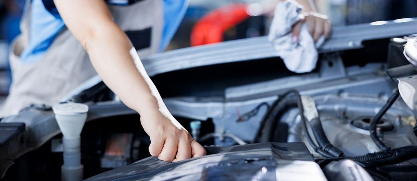 Every driver should know how to diagnose a low coolant level to avoid costly repairs.