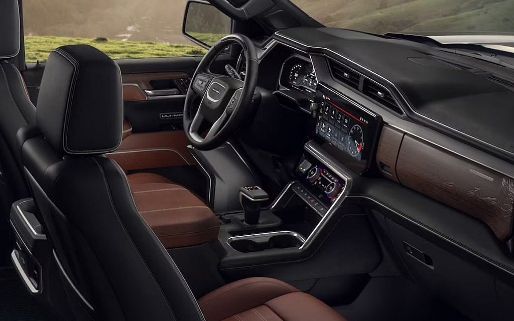 Digfital screens in GMC Sierra