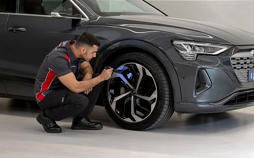 Al Nabooda Audi service center Dubai is one of the largest in the region