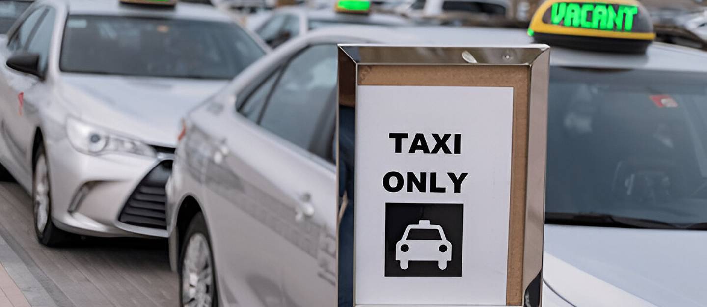 taxis in Abu Dhabi