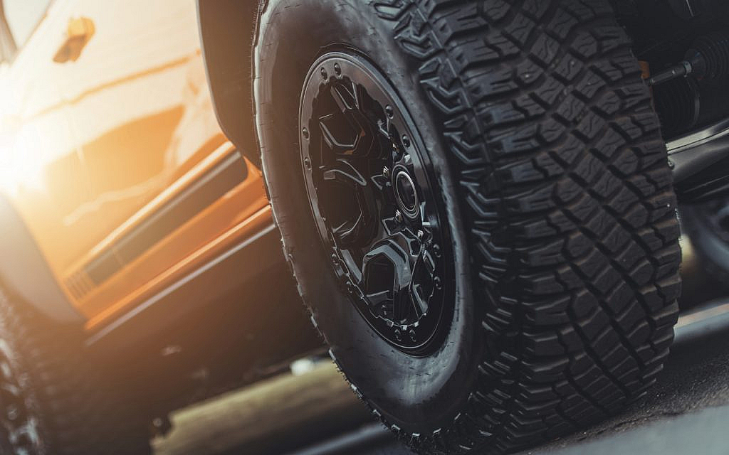 إطارات عالية الأداء بحجم كبير