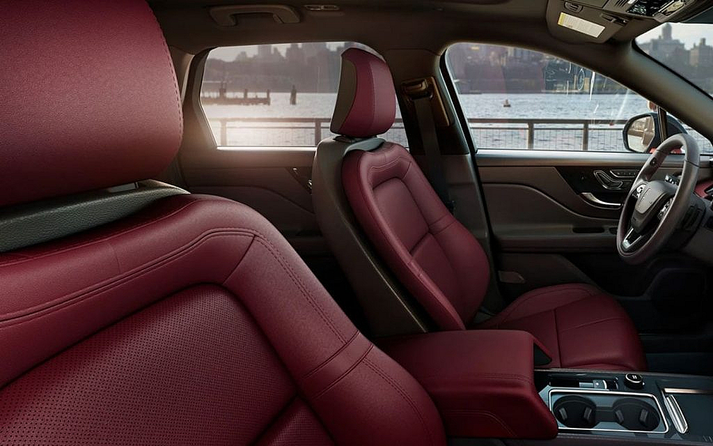 The 2025 Lincoln Corsair offers premium seating with heated fronts and a 60/40 EasyFold rear.