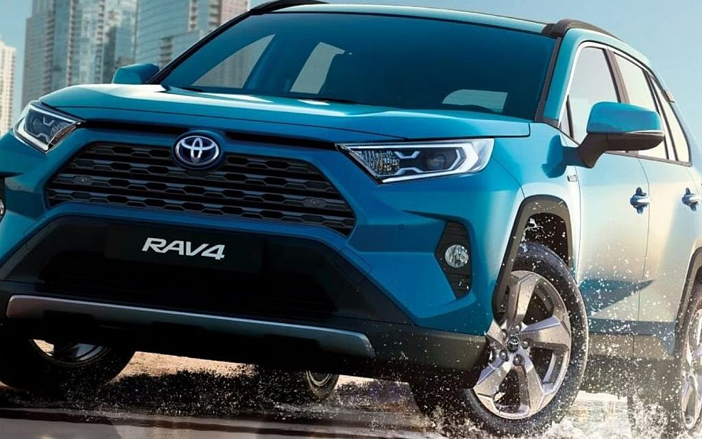 With a 2.5L engine and 8-speed automatic, the RAV4 delivers responsive performance.