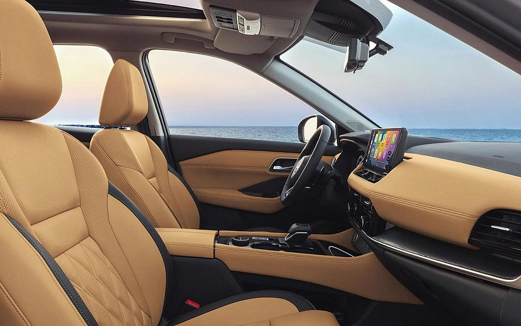 Premium materials and ergonomic seats in the X-Trail ensure long-distance comfort.