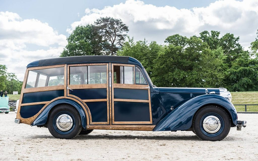 The beginning of luxury shooting brake vehicles era