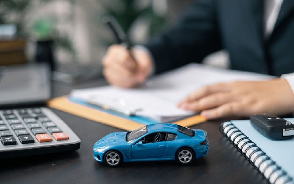 You can find plenty of reliable car dealerships in Dubai offering verified vehicles