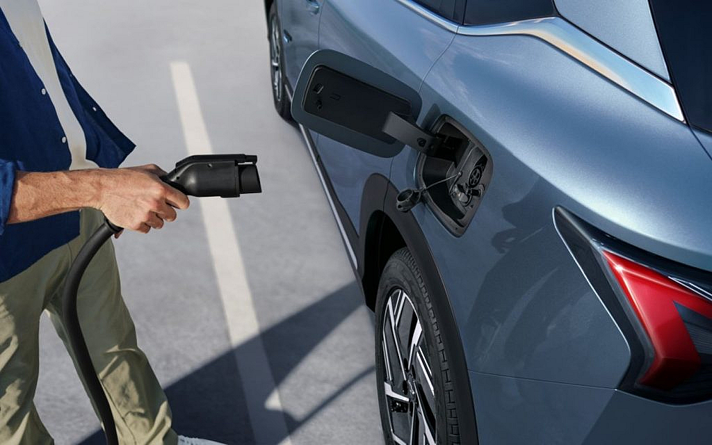 Chevrolet Captiva EV trims and specs