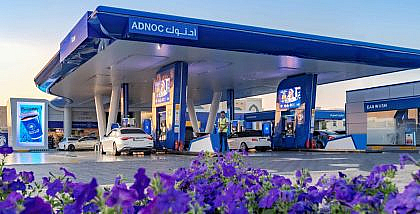AI-based charging and fueling stations