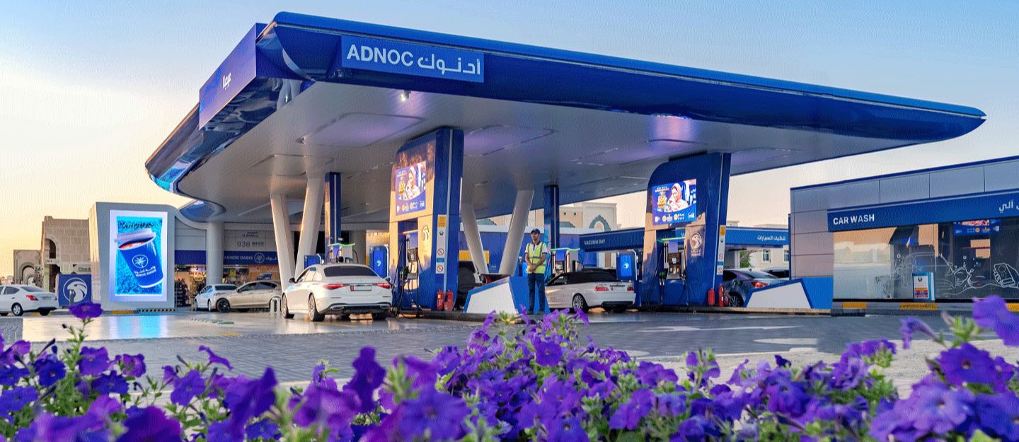 AI-based charging and fueling stations