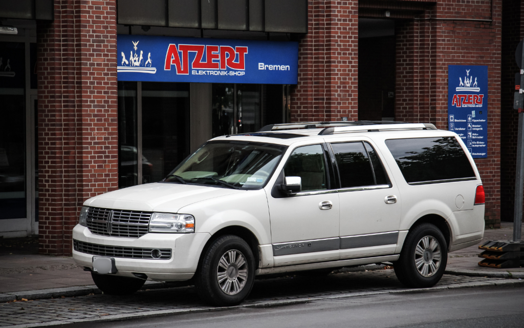 second generation of Lincoln Navigator model history