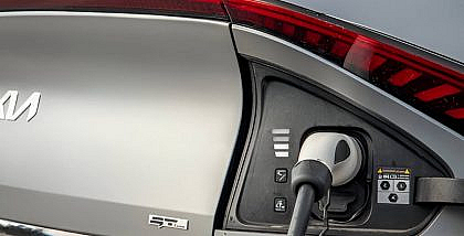 انواع سيارات كيا الكهربائية في الإمارات