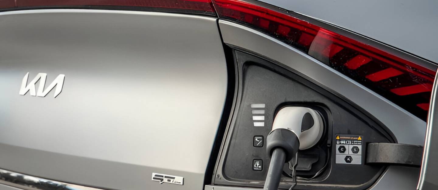 انواع سيارات كيا الكهربائية في الإمارات