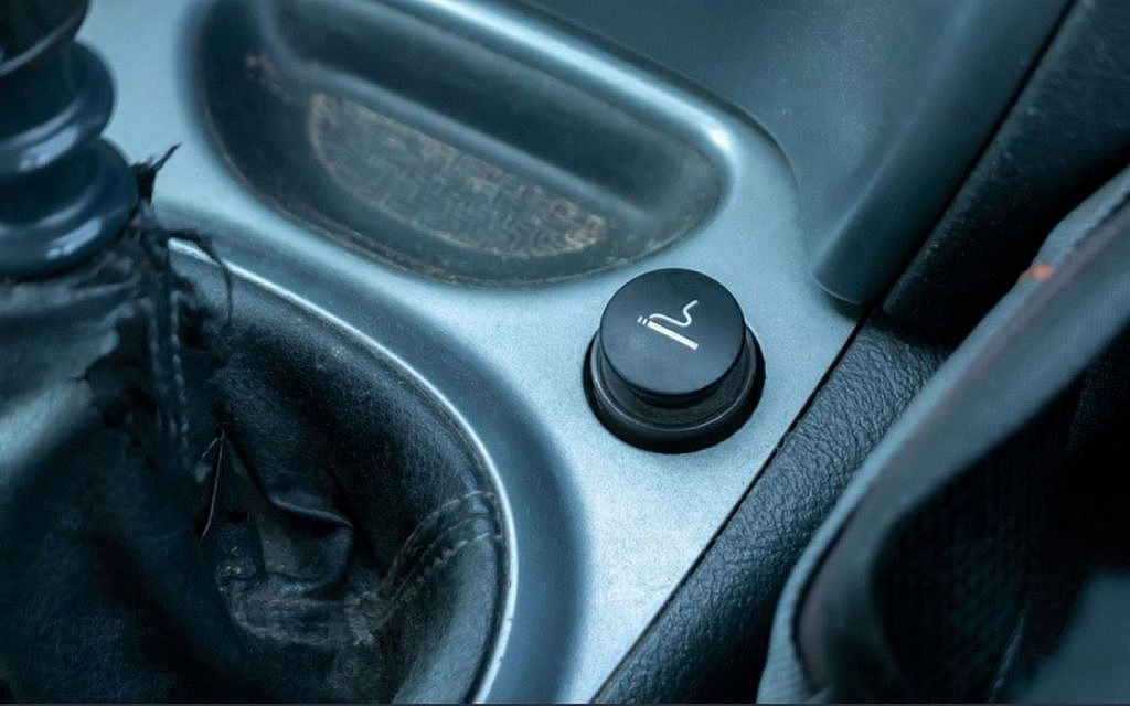 A dirty interior of a smoker’s car affects its resale value