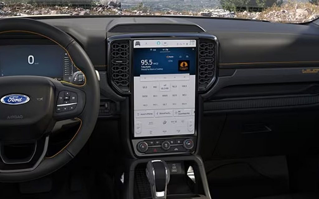 ميزة التعرف الصوتي في نظام Ford SYNC 4