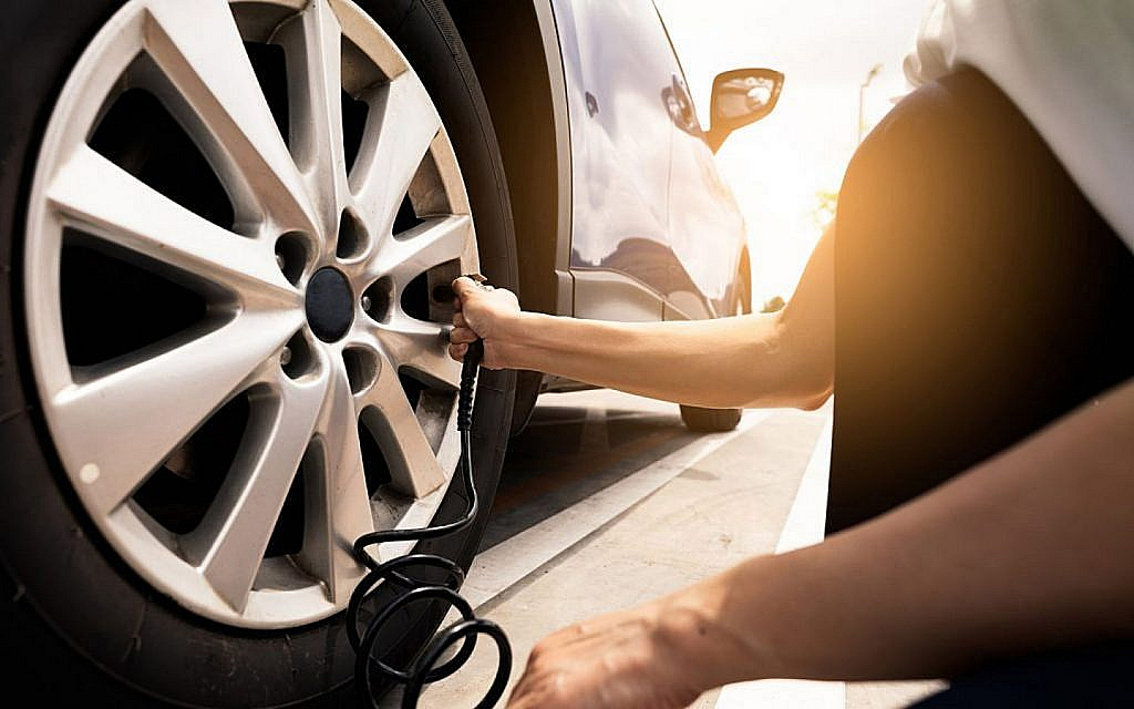 أدوات فحص السيارة في المنزل