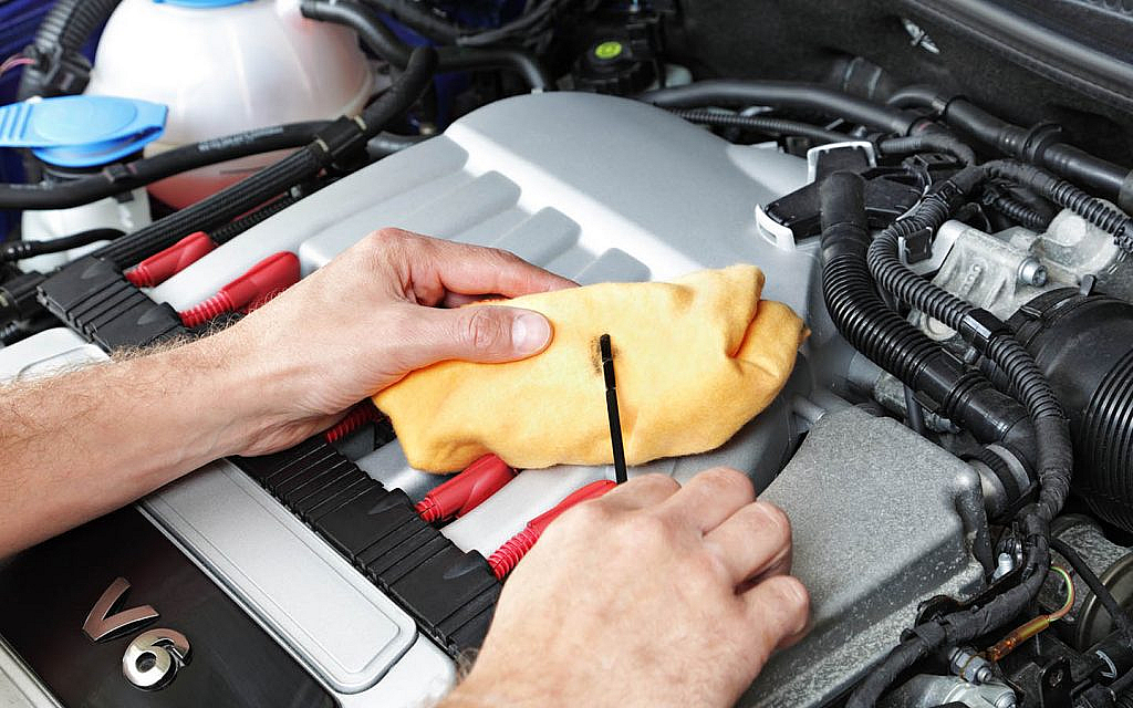 basic car maintenance tools such as microfibre cloth 