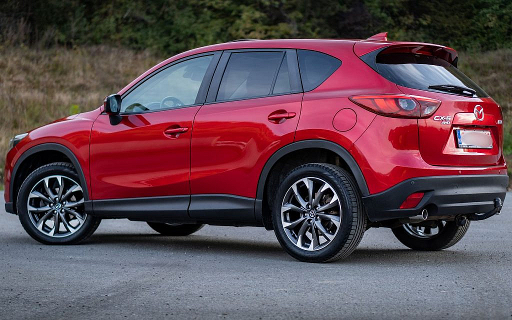 مازدا CX-5 حمراء