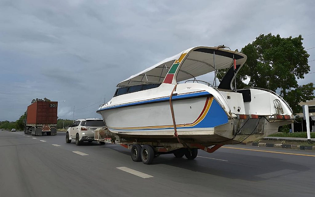 There are plenty of companies offering luxury and affordable boat towing in dubai
