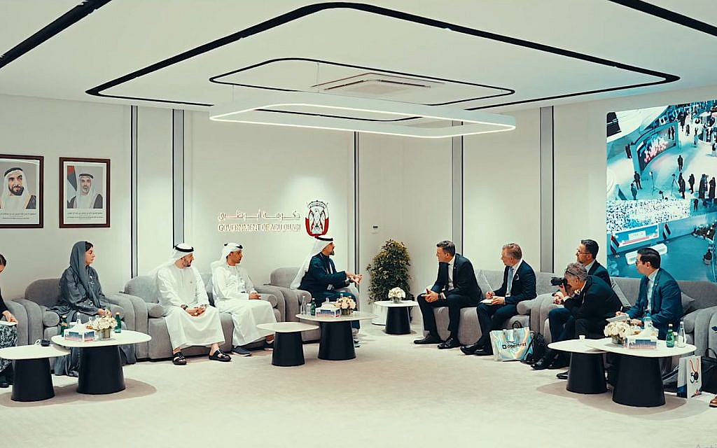 Abu Dhabi advances smart mobility with AI and digital transport solutions at GITEX 2025