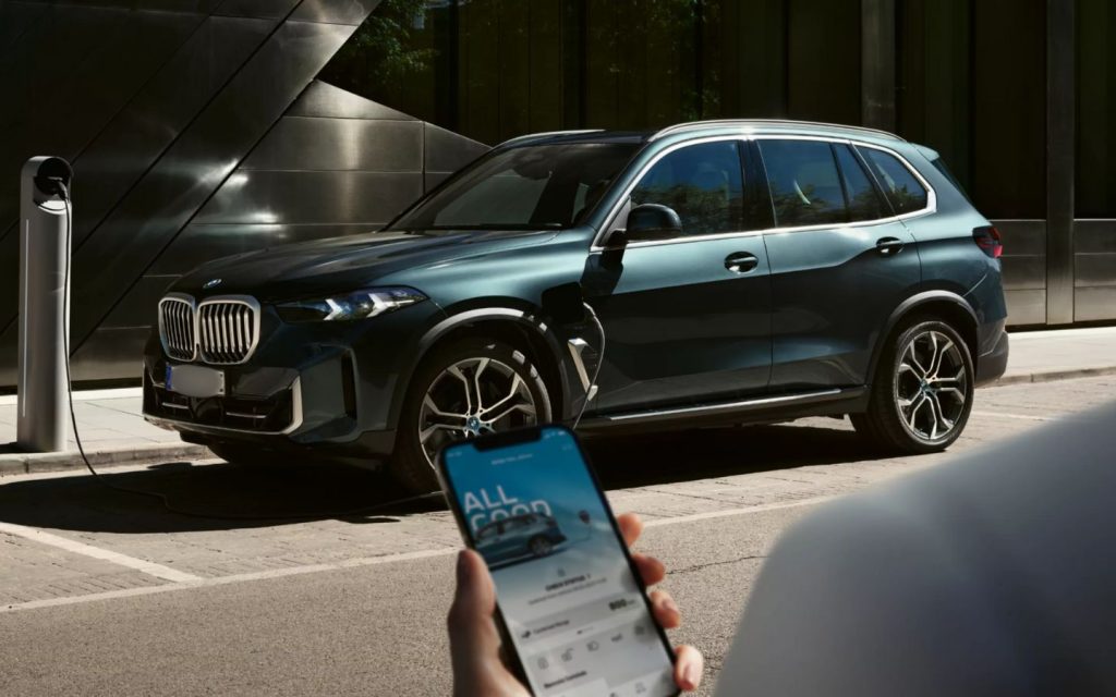 The new BMW X5 Plug-in Hybrid blends power and intelligence into a bold, modern SUV.
