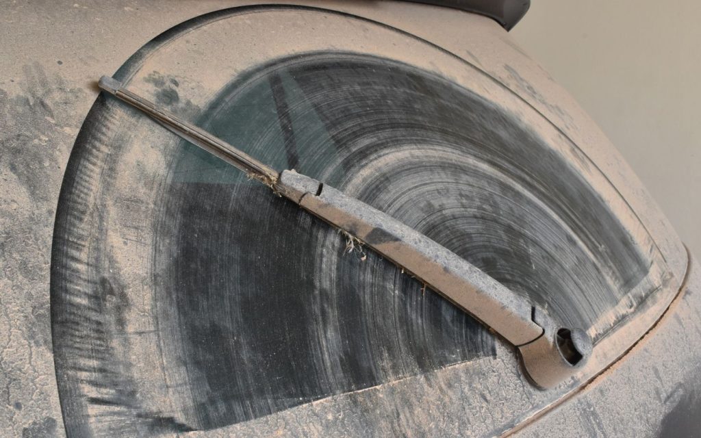 dust storm damage to cars includes visibility issues