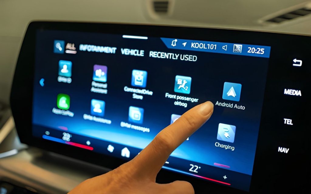 smartphone mirroring in vehicle infotainment system