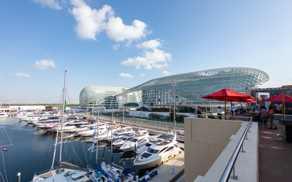 luxury yacht and boat rental in abu dhabi