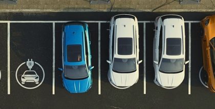 سيارات كهربائية سريعة الشحن في الإمارات