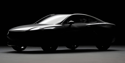 سيارة لون اسود