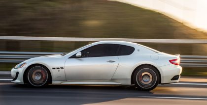sports car characteristics