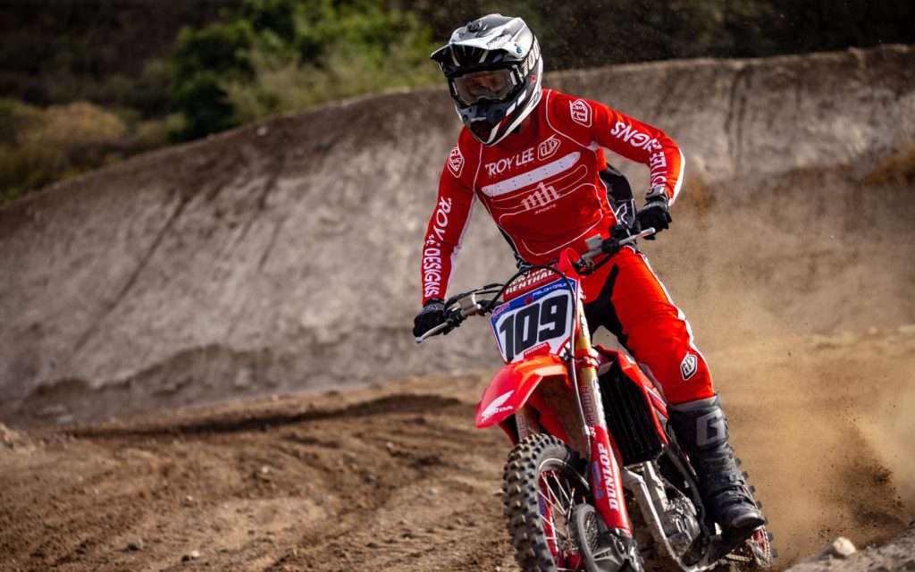 You can also find notable dirt bike trails in Sharjah,