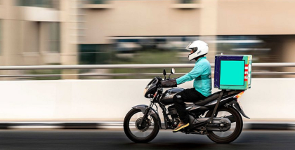 additional front plate for delivery motorcycles