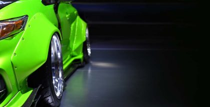 سيارة خضراء