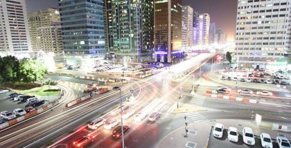 سيارات في الشارع