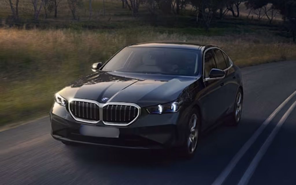 The BMW 5 Series has an elegant, aerodynamic design with a horizontal kidney grille