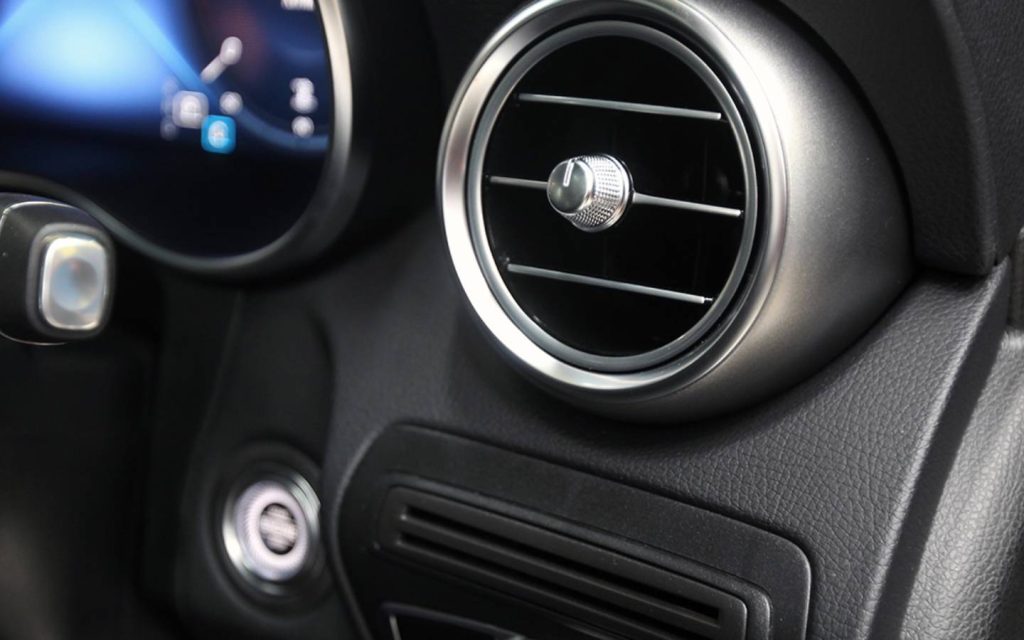 EV heat pump is also used as electric vehicle climate control