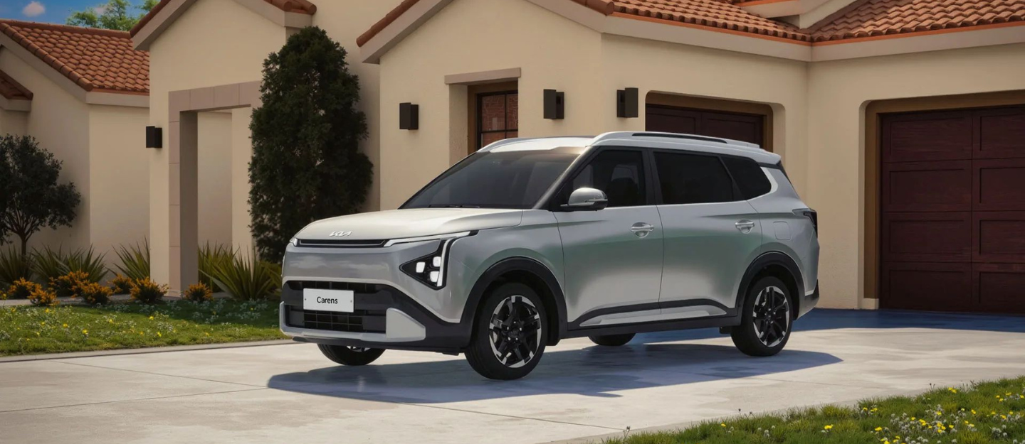 سيارة كيا كارينز 2026