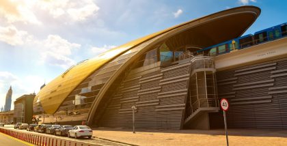 محطة المترو في دبي