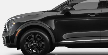 سيارة سوداء