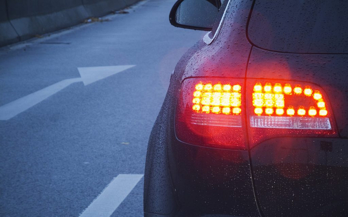 مصباح سيارة من الخلف