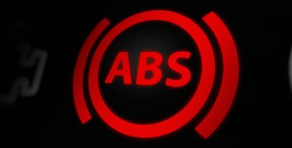 ضوء المكابح المانعة للانغلاق