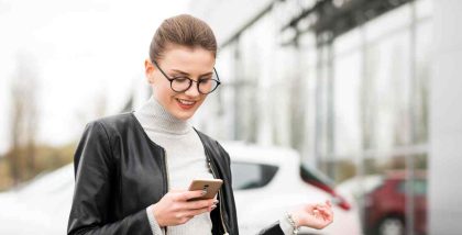woman using digital valet parking payment service