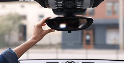 مرآة داخلية للرؤية الخلفية في السيارة