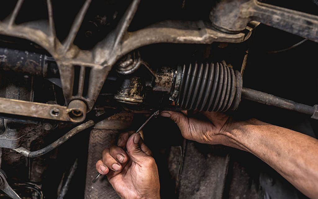 steering rack and pinion replacement signs include stiffness