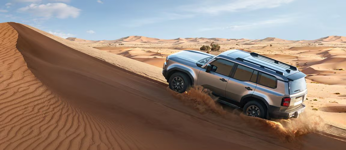تويوتا لاند كروزر برادو 2026 في الصحراء