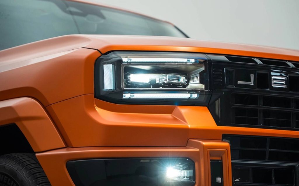 closer look of the Jetour G700 front end